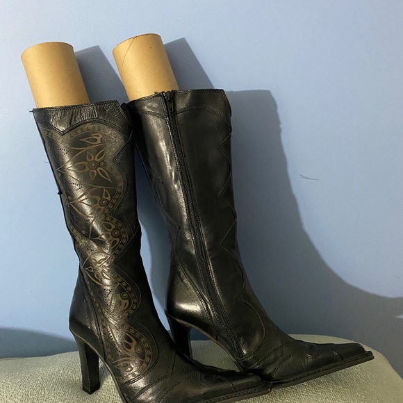 Gorgeous Chocolate boots well made never worn. - Picture 4 of 5